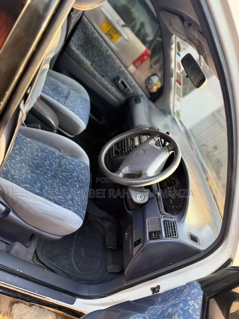 Toyota Ipsum 2003 White