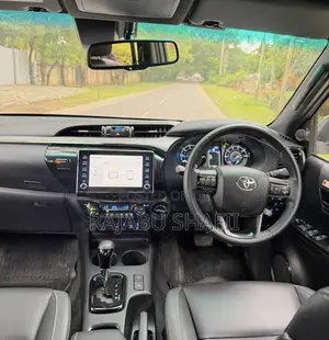 Toyota Hilux 2023 White