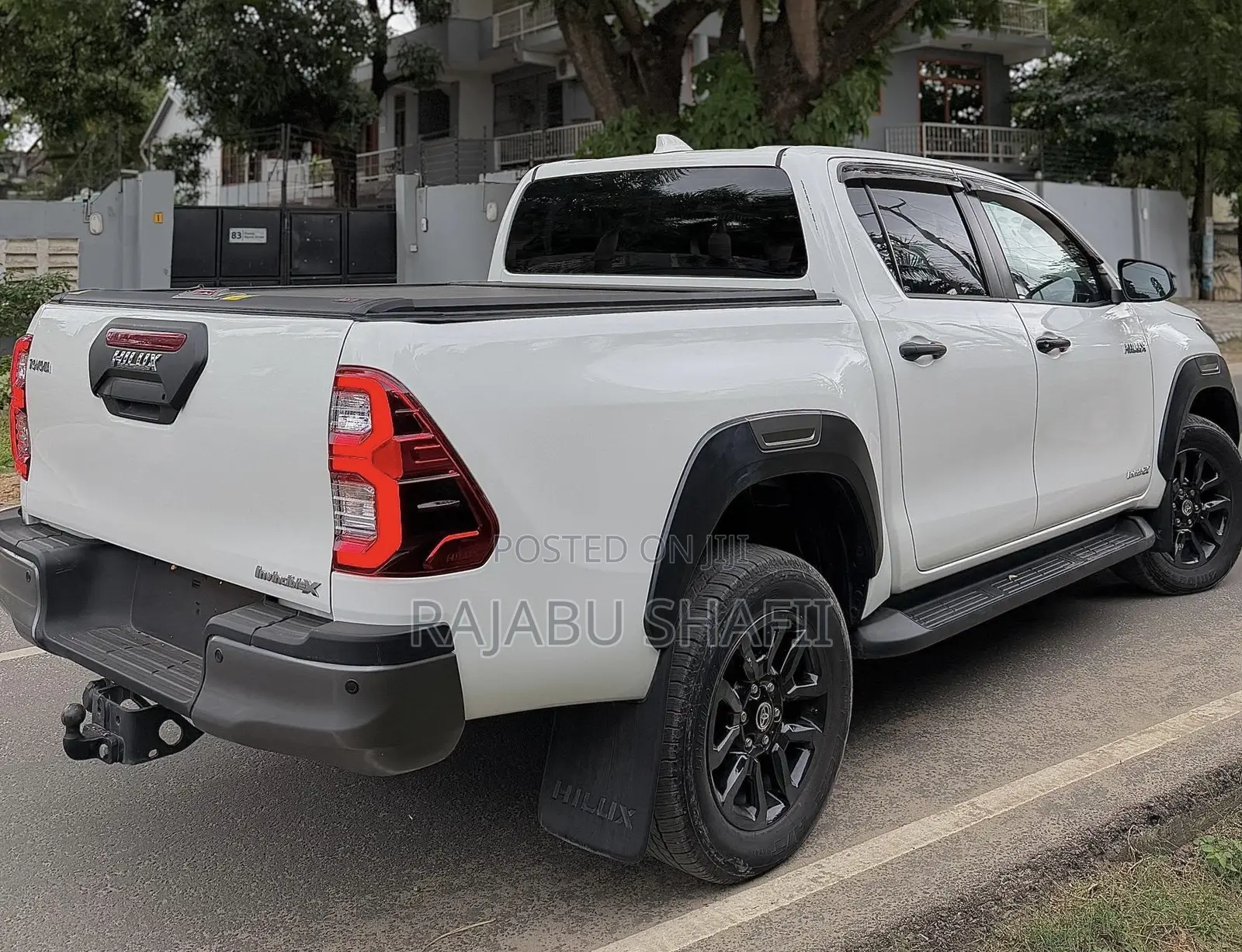 Toyota Hilux 2023 White