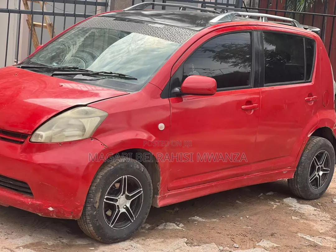 Toyota Passo 2005 Red