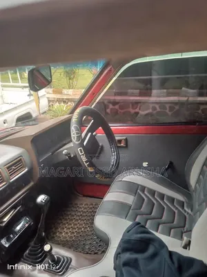 Toyota Hilux 1990 Red
