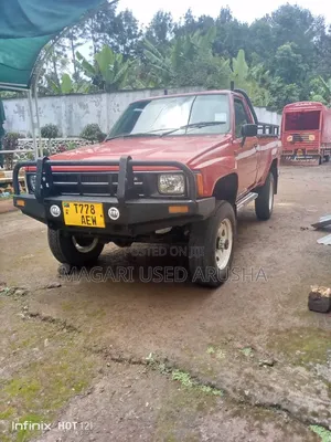 Toyota Hilux 1990 Red