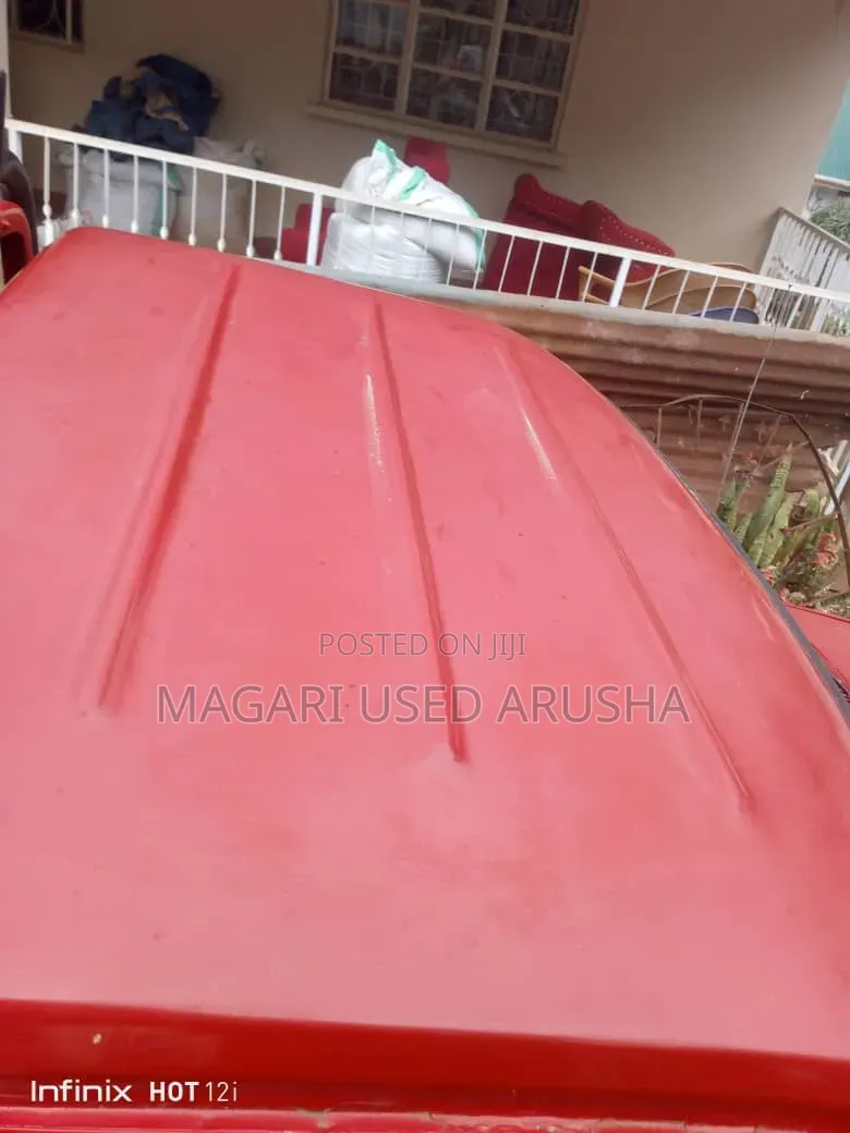 Toyota Hilux 1990 Red