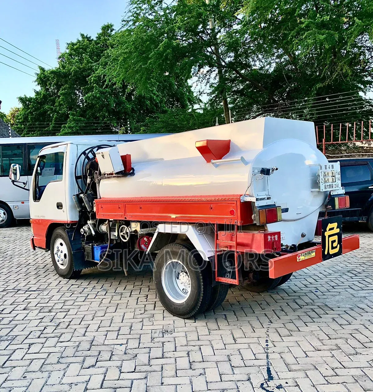 Mobile Tanker 2000lts, Isuzu