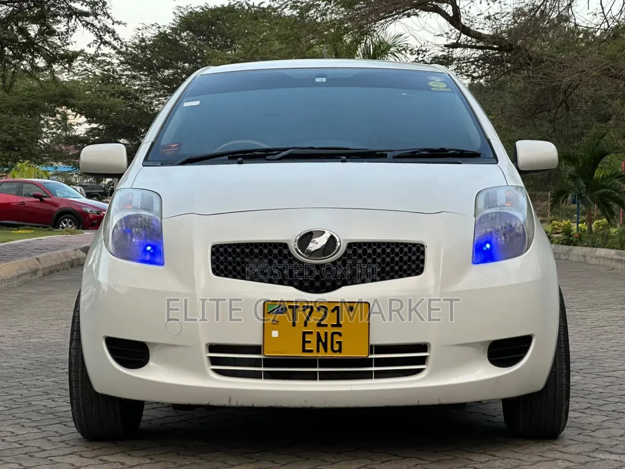 Toyota Vitz 2009 Pearl