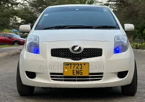 Toyota Vitz 2006 White