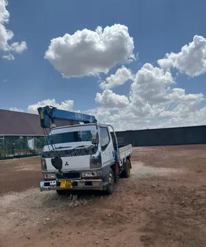 Mitsubishi Canter 2011 White