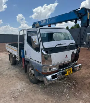 Mitsubishi Canter 2011 White