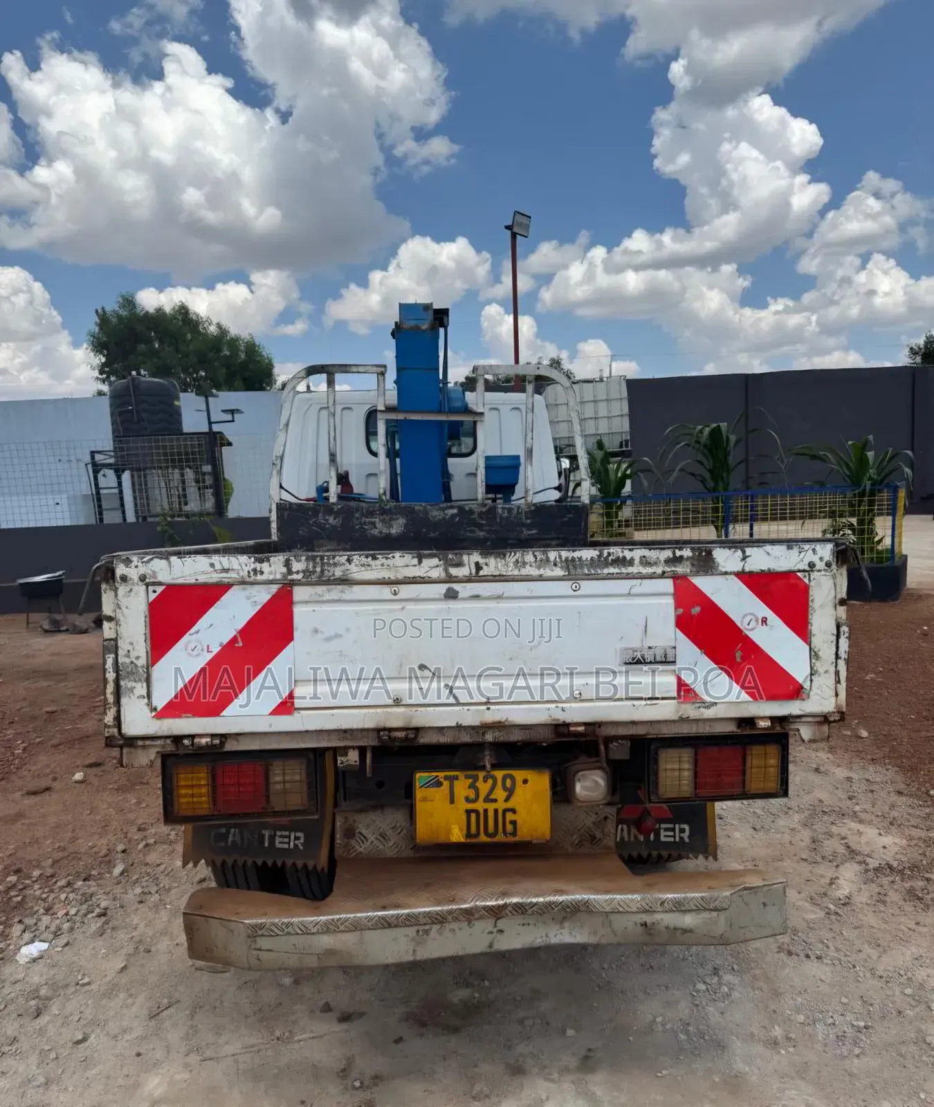 Mitsubishi Canter 2011 White