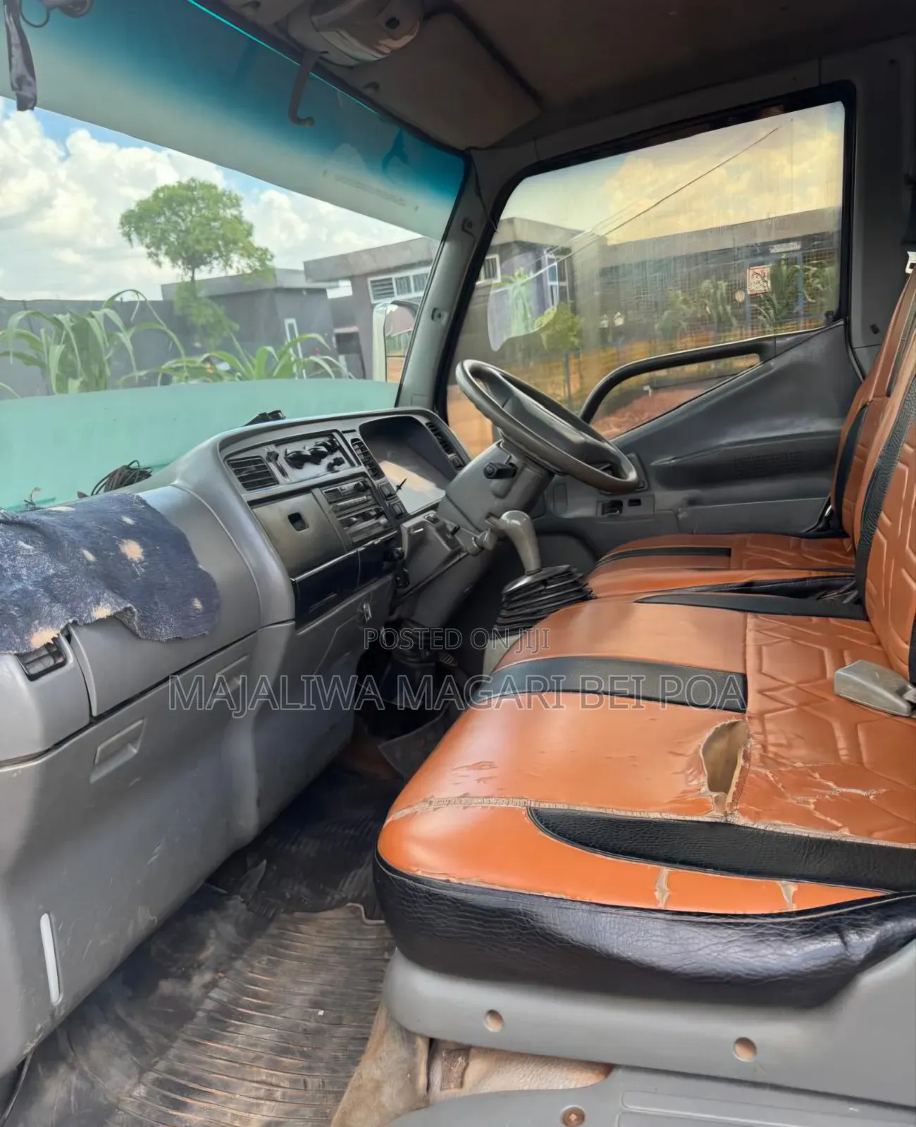 Mitsubishi Canter 2011 White