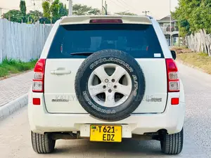 Suzuki Escudo 2008 White