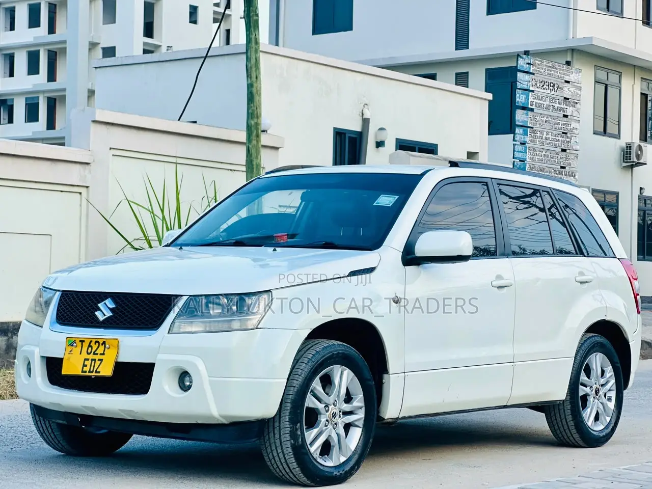 Suzuki Escudo 2008 White