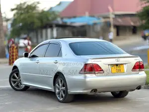 Toyota Crown 2005 Silver