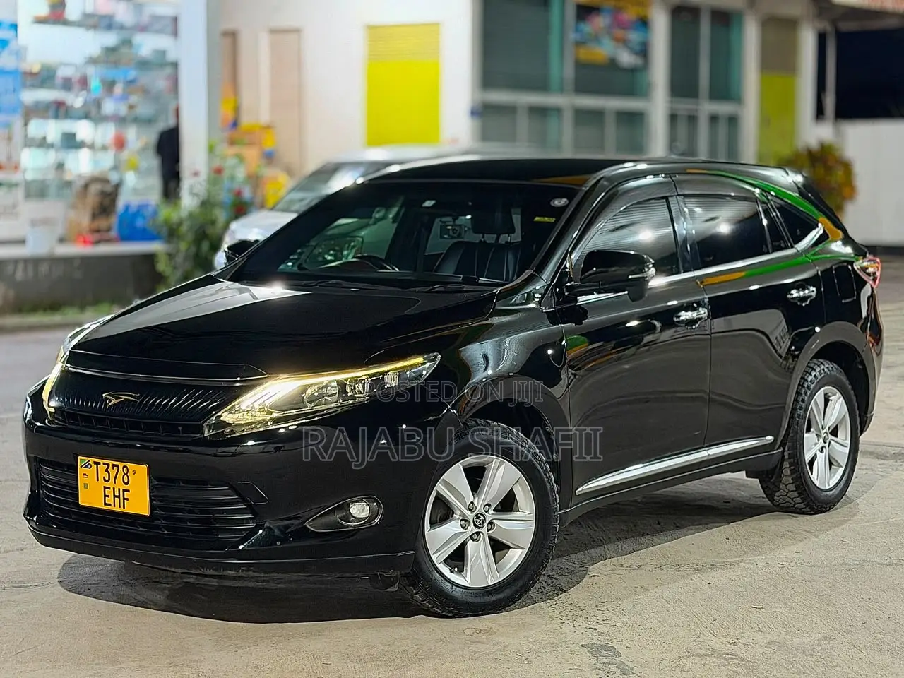 Toyota Harrier 2.0 2016 Black