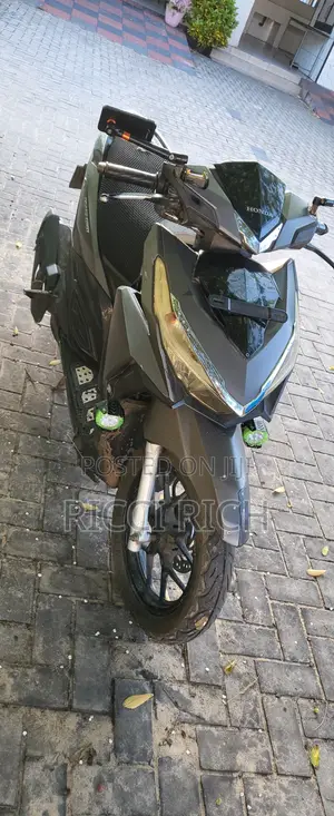Honda 2017 Gray