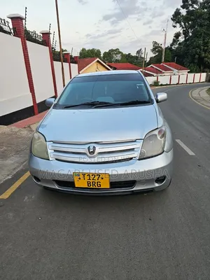 Toyota IST 2004 Silver