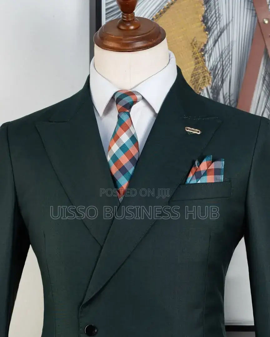 Suit's Safay Catton