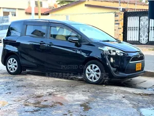 Toyota Sienta 2016 Black