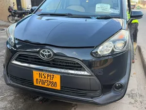 Toyota Sienta 2016 Black