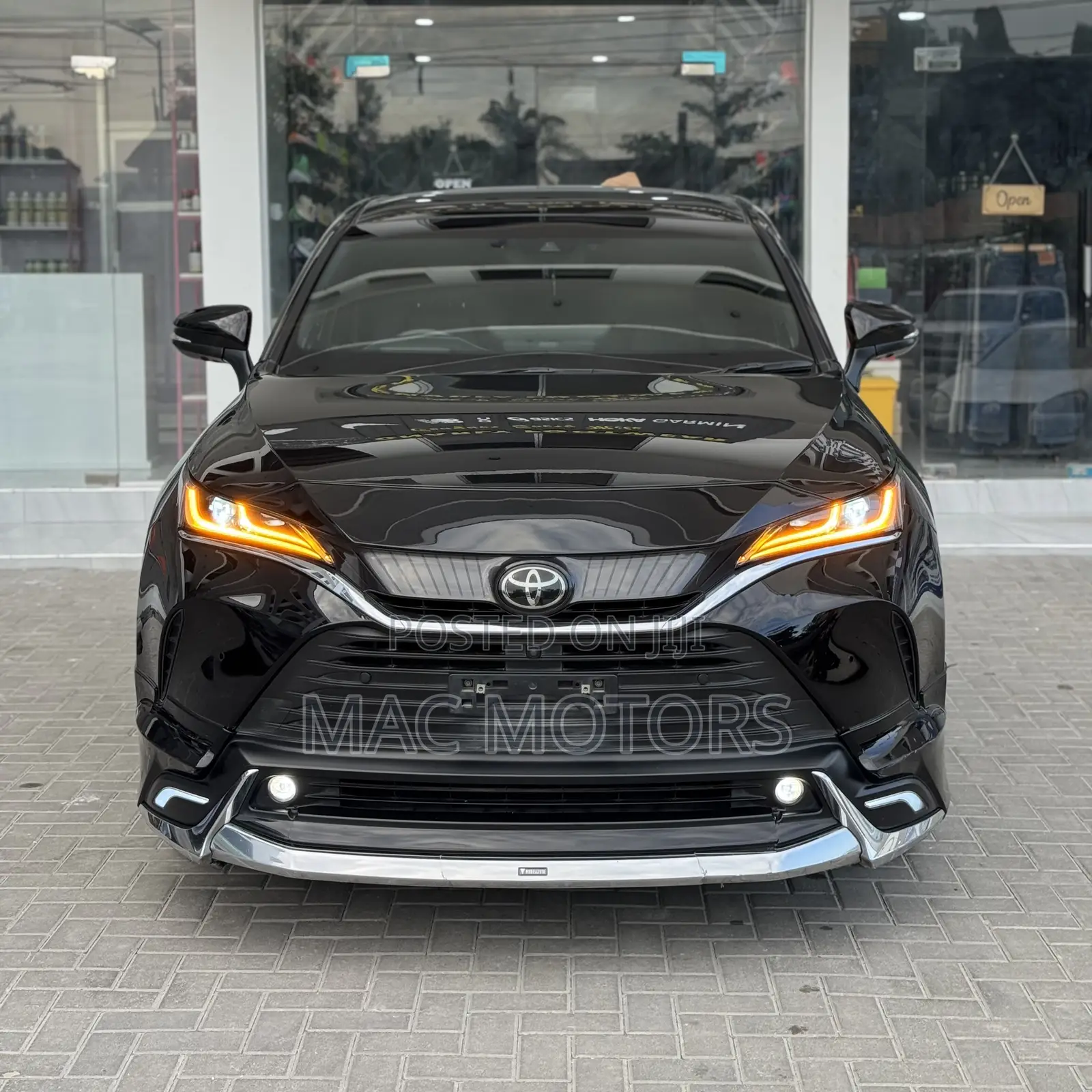 Toyota Harrier 2.0 2021 Black