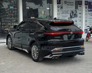 Toyota Harrier 2.0 2021 Black