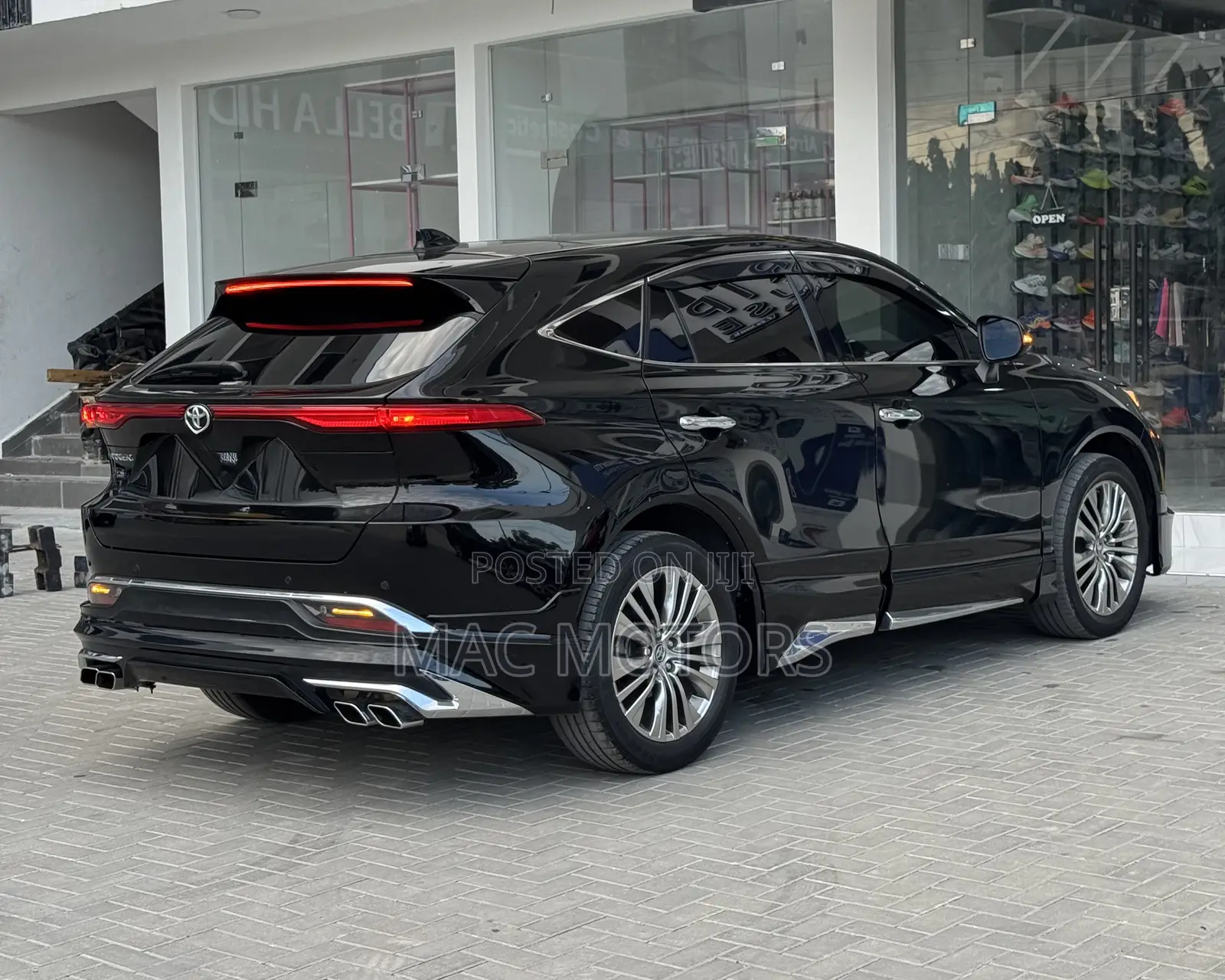 Toyota Harrier 2.0 2021 Black