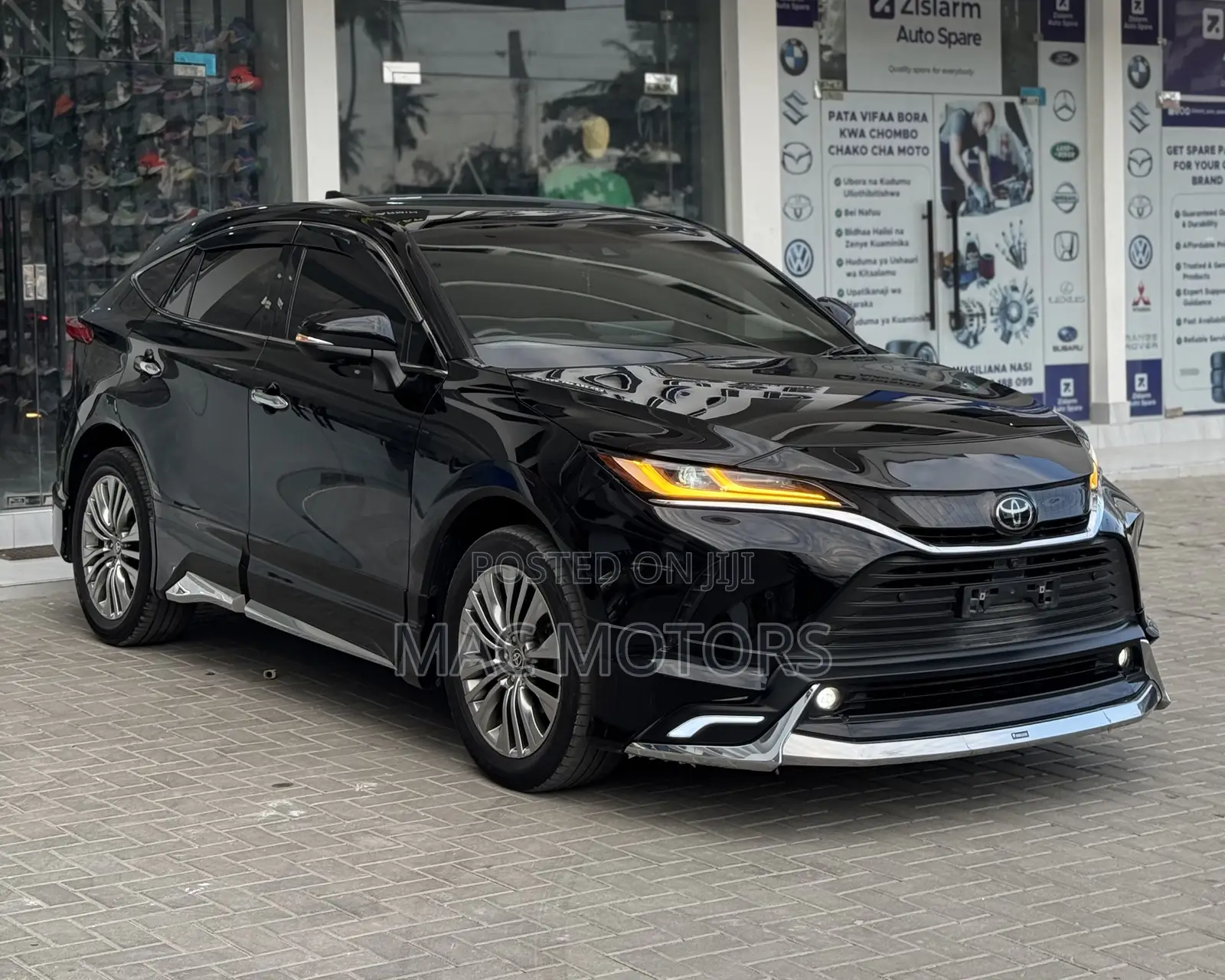 Toyota Harrier 2.0 2021 Black