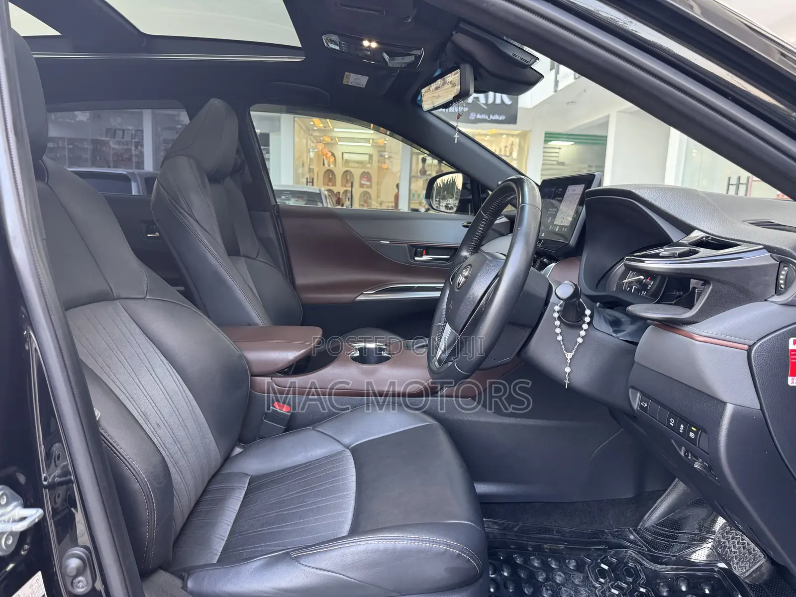 Toyota Harrier 2.0 2021 Black