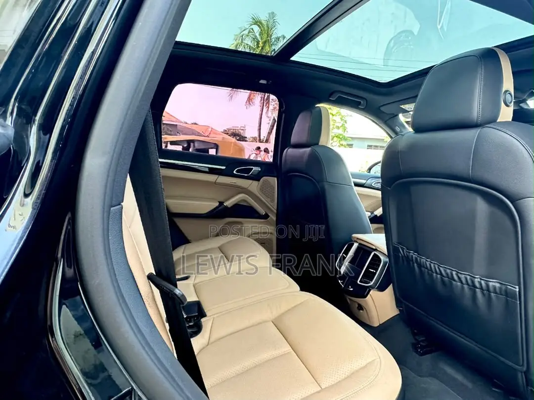 Porsche Cayenne 2016 Black
