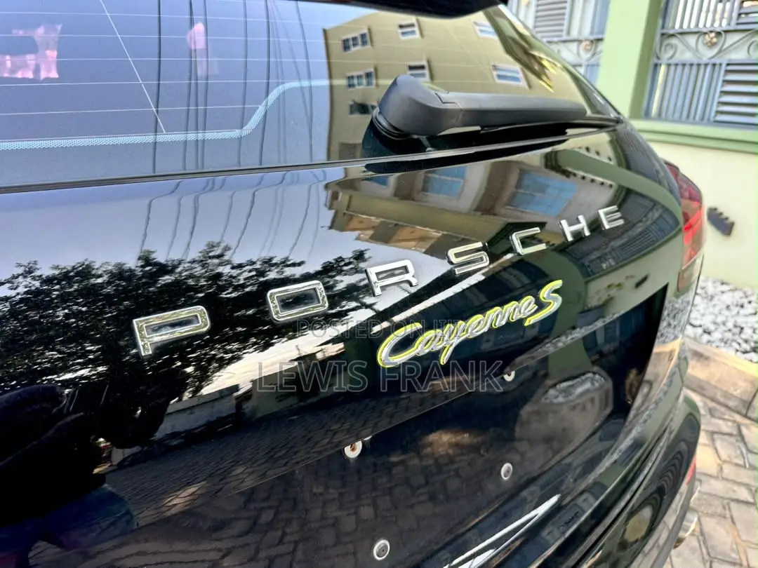 Porsche Cayenne 2016 Black