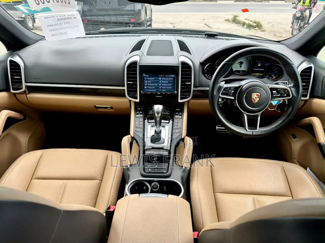 Porsche Cayenne 2016 Black