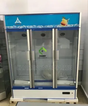 Commercial Display Delta Showcase Fridge 3 Doors Beverage Cooler 1050l