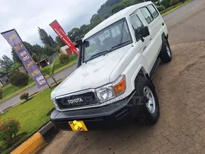 Toyota Land Cruiser 2008 Off white