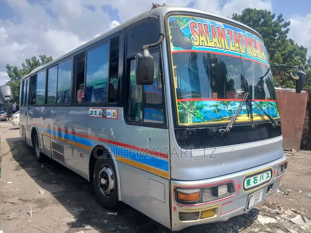 Mitsubishi Fuso Aero Bus 2012 Grey