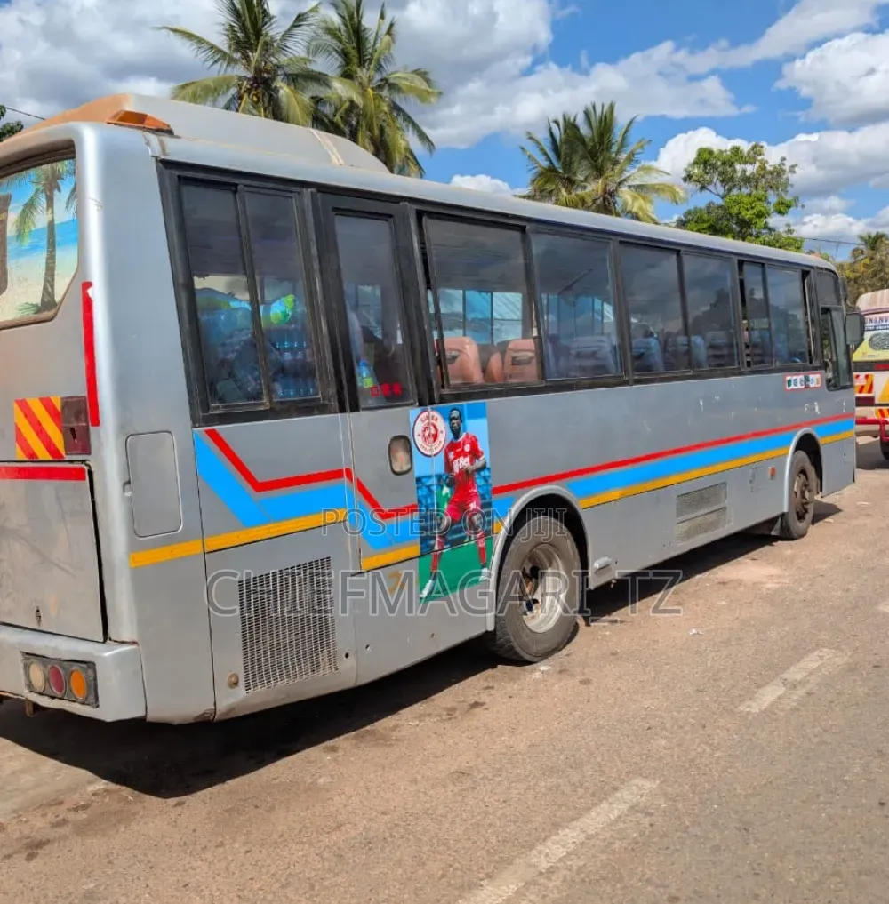 Mitsubishi Fuso Aero Bus 2012 Grey