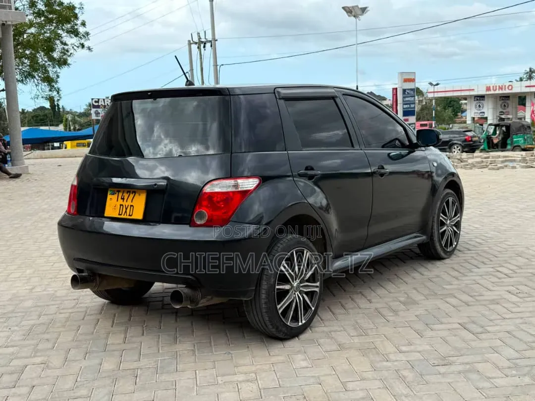 Toyota IST 2006 Matt Black