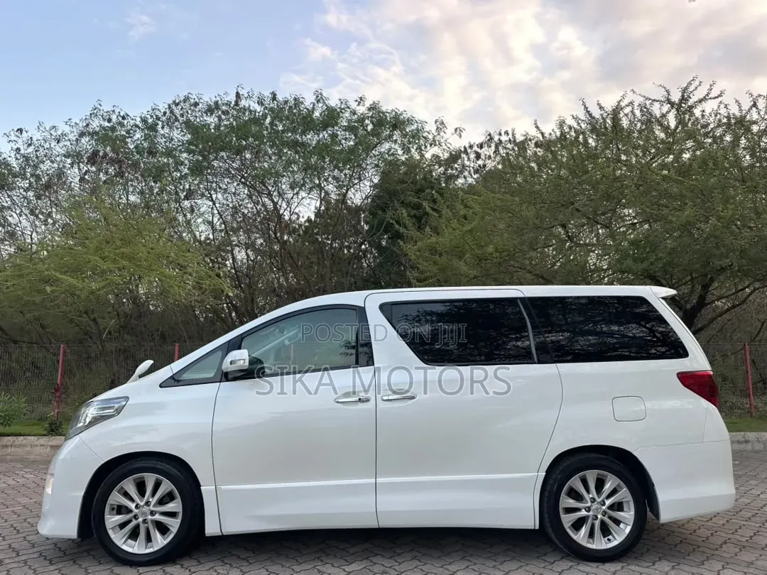Toyota Alphard 2009 White