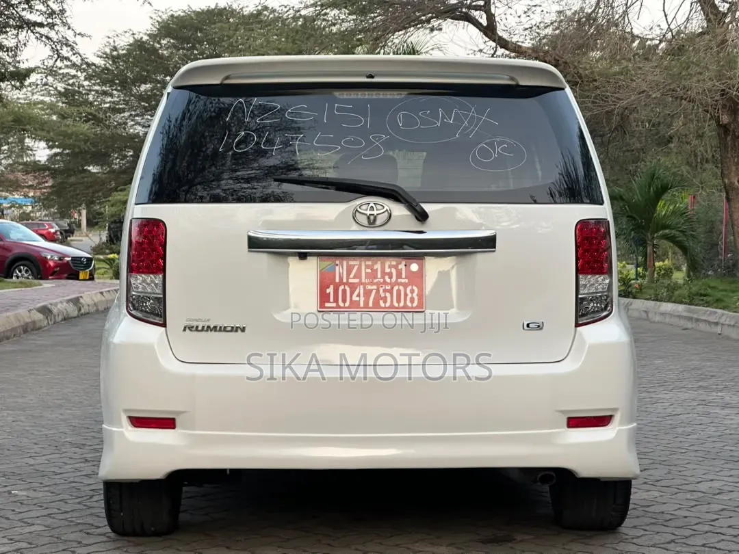 Toyota Corolla Rumion 2008 White