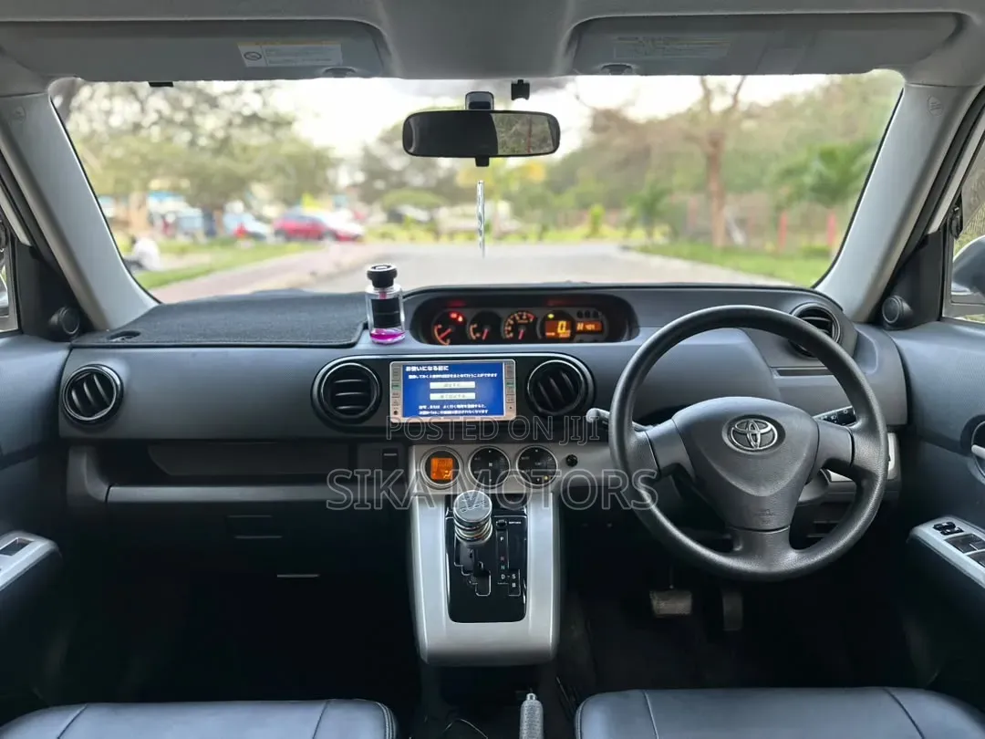 Toyota Corolla Rumion 2008 White