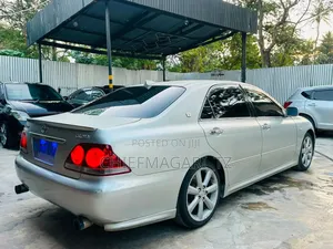 Toyota Crown 2004 Gray