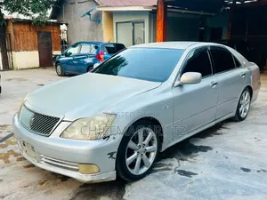 Toyota Crown 2004 Gray