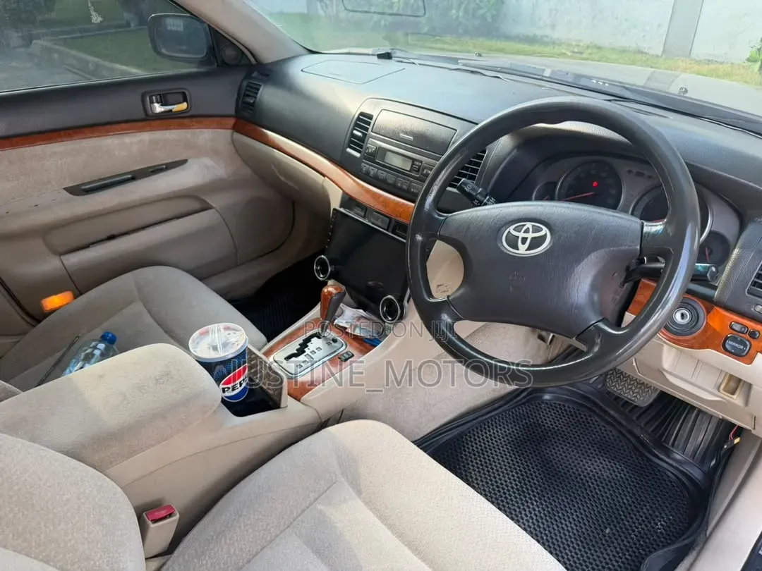 Toyota Mark II 2004 Burgundy