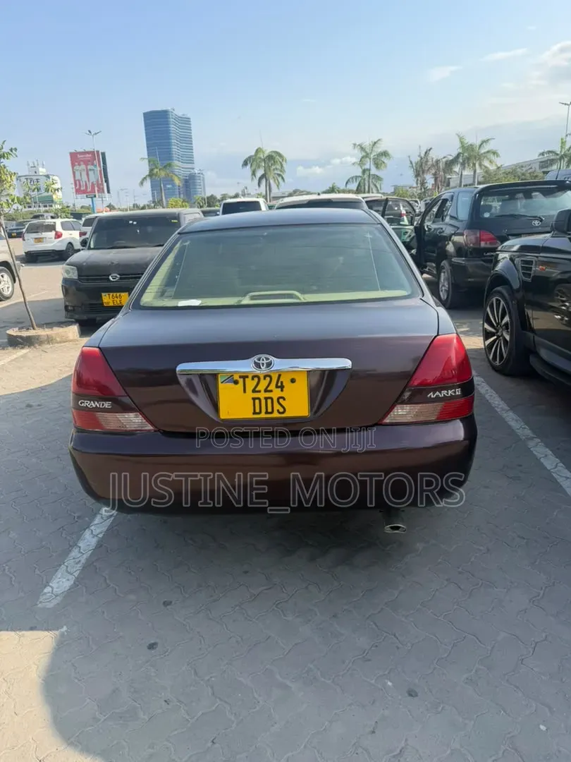 Toyota Mark II 2004 Burgundy