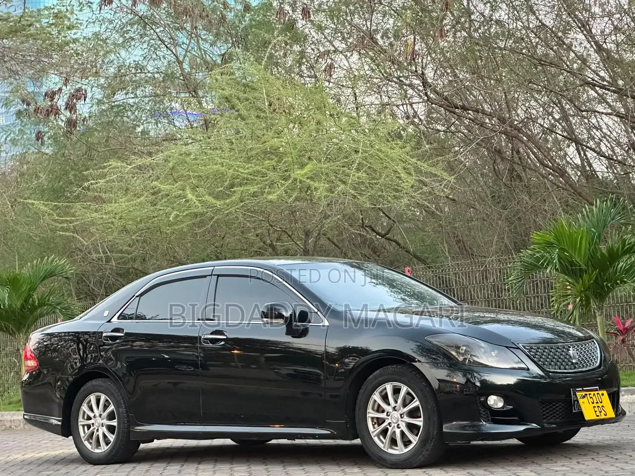 Toyota Crown 2010 Black