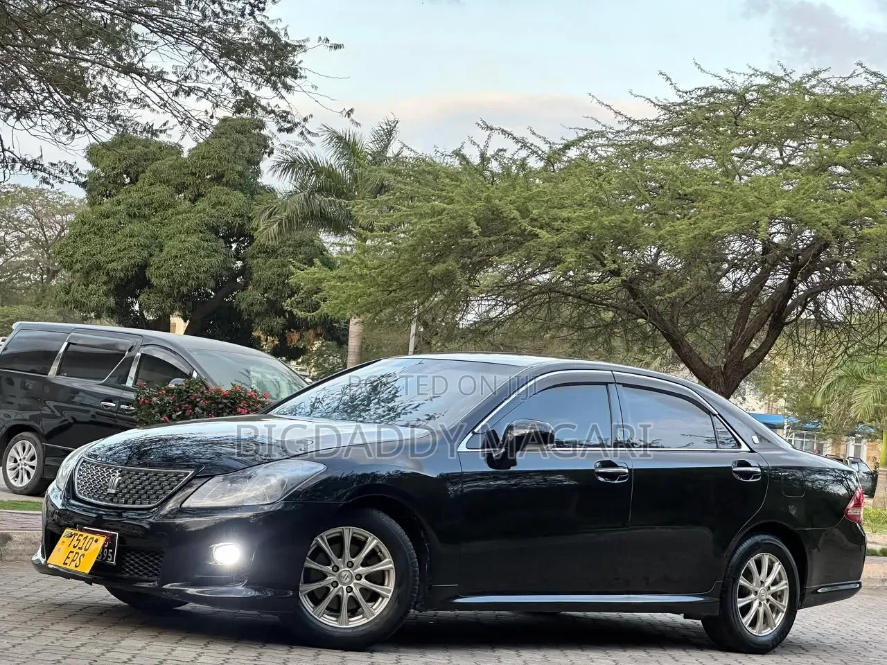 Toyota Crown 2010 Black