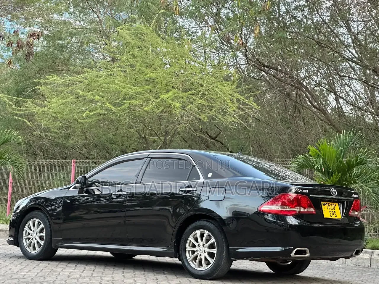 Toyota Crown 2010 Black