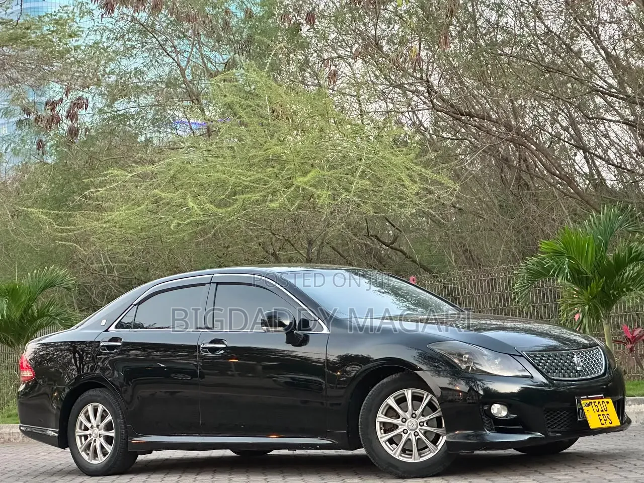 Toyota Crown 2010 Black