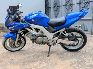 Suzuki 2022 Blue