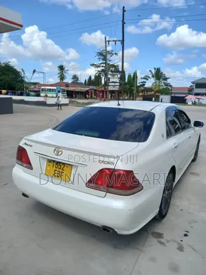 Toyota Crown 2007 White