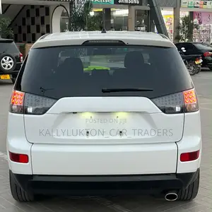 Mitsubishi Outlander 2010 White
